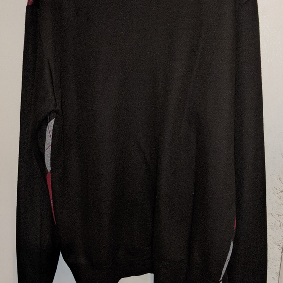 Sweater - Picture 2 of 3